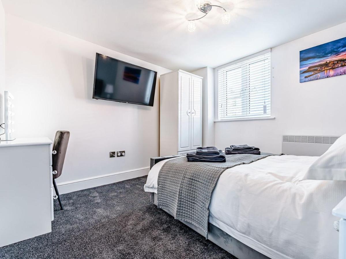 Tower Apartment Whitby Esterno foto