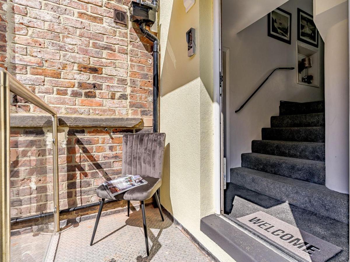Tower Apartment Whitby Esterno foto